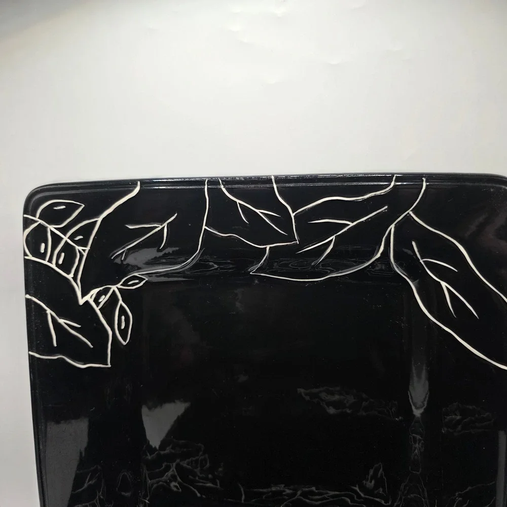 Laurie Gates Anna Square Dinner Plates Black White Leaf Set of 2 Ceramic 11 inch